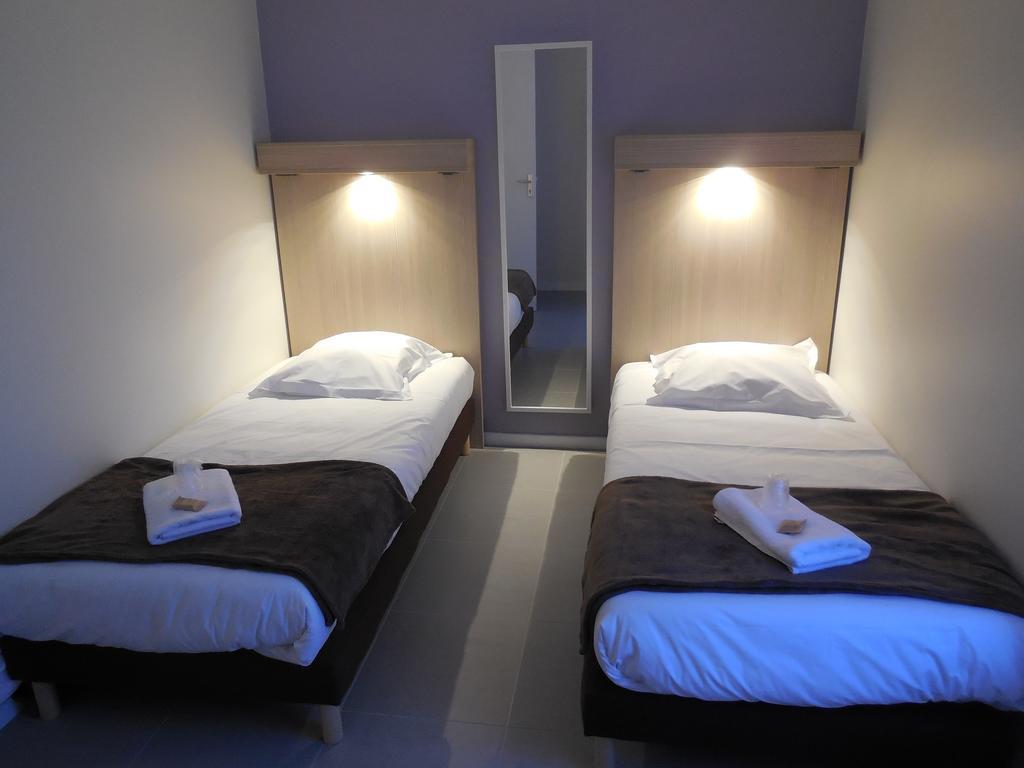 Ternelia Henri IV Hotel Clisson Room photo