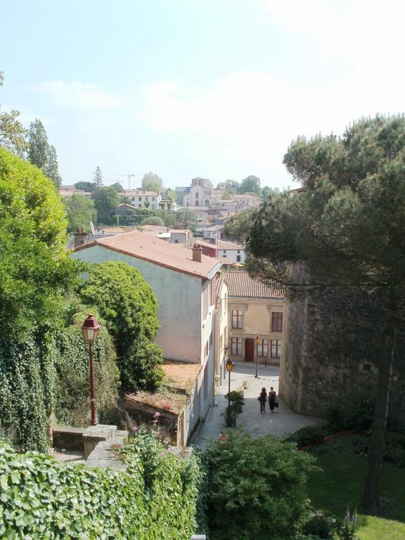 Ternelia Henri IV Hotel Clisson Exterior photo