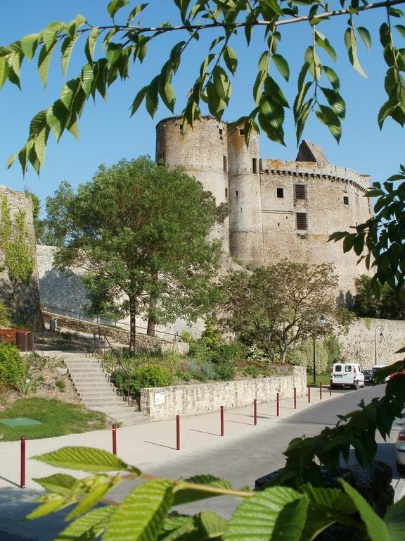 Ternelia Henri IV Hotel Clisson Exterior photo